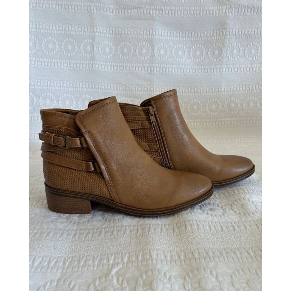 Baretraps Ankle Boots Womens 7 NWT Cognac Tan Buckle Booties Block Heel Fall
